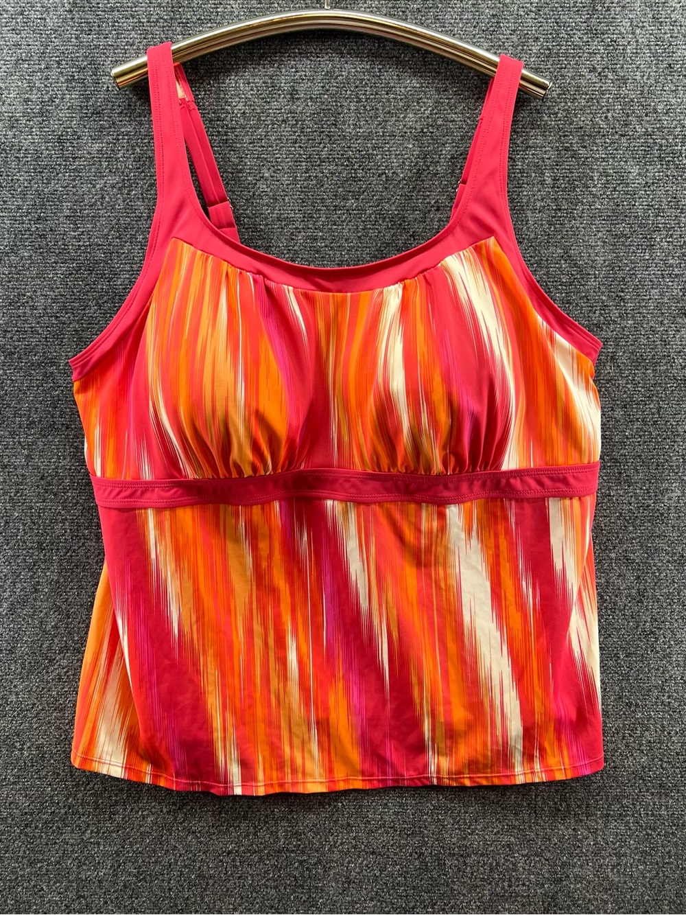 D & Co Beach Swim Tankini Top Womens 24W Pink Orange White Built In Bra